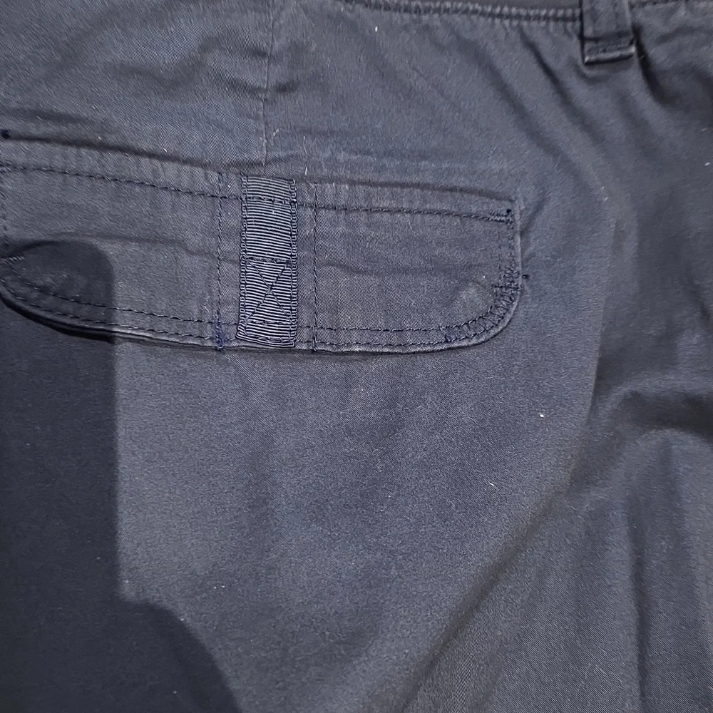 Navy Cargo Capri Sz 20W - Picture 5 of 8
